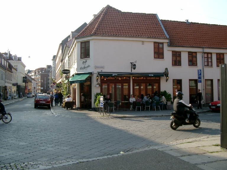 Cafe Vestergade, where the waitresses look good
